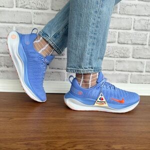 Nike women’s Blue and Orange Athletic Shoes with Breathable Mesh-Zise‎ 10 NEW